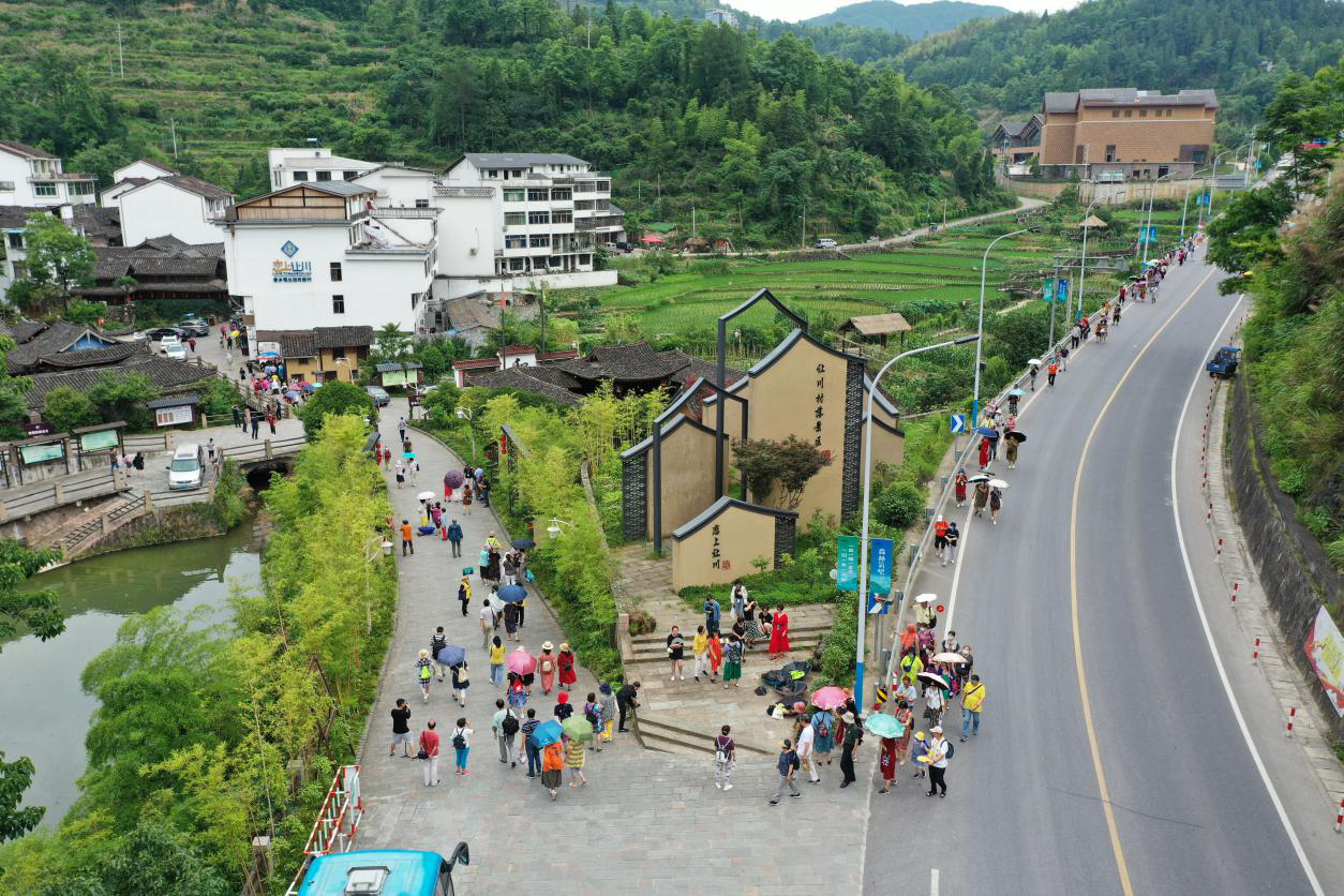 增开旅游专列，文成旅游喜迎八方来客